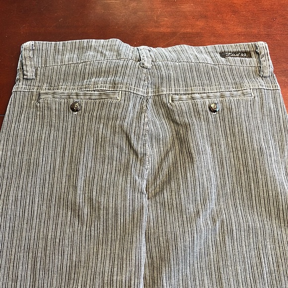 Level 99 jeans. - Picture 2 of 6